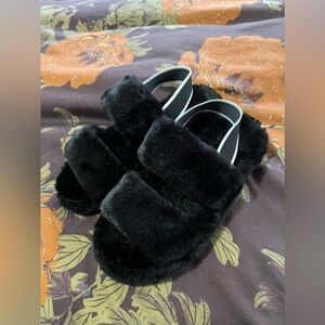 NWOT Faux Fur Sandals